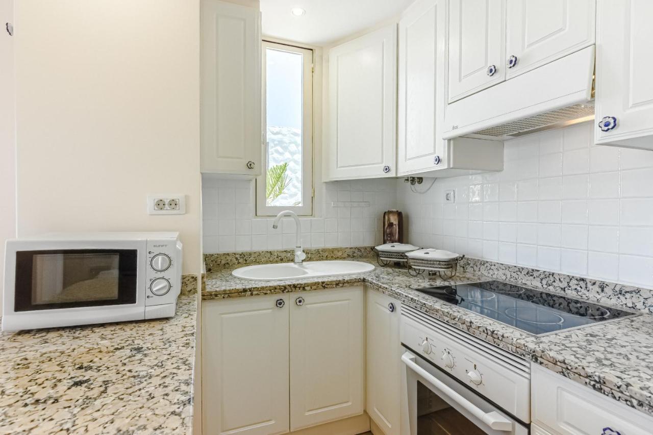 Apartment Apart America - 150 Meters From The Beach, Free Wi-Fi Arona  Exterior photo